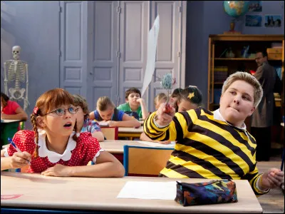 Dans quelle comédie française trouve-t-on le personnage de Ducobu, un écolier paresseux qui cherche à tricher pour réussir à l'école ?