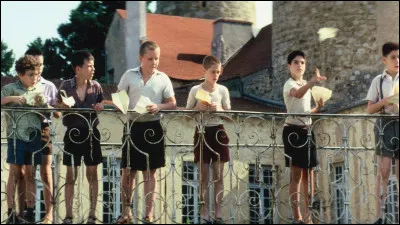 Dans quel film français trouve-t-on le personnage de Clément Mathieu, un professeur de musique qui inspire ses élèves par sa passion ?