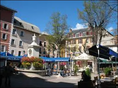 Plus grande commune de la vallée de l'Ubaye et sous-préfecture de son département, Barcelonnette se situe dans le département ...