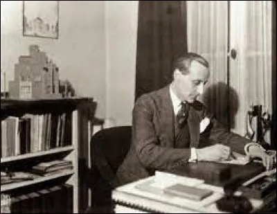 On ne trace pas de message sur une vitre propre. Qui est l'auteur de cette citation ?