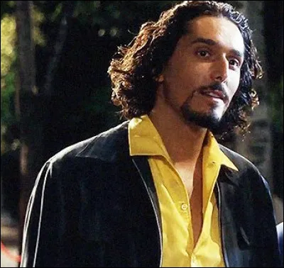 Comment s'appelle cette com&eacute;die avec Elbaz ?