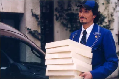 Comment s'intitule cette com&eacute;die avec Elbaz ?