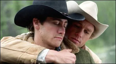 Quel acteur, aujourd'hui décédé, interprète le cow-boy Ennis del Mar dans le film "Le Secret de Brokeback Mountain", aux côtés de Jake Gyllenhaal ?