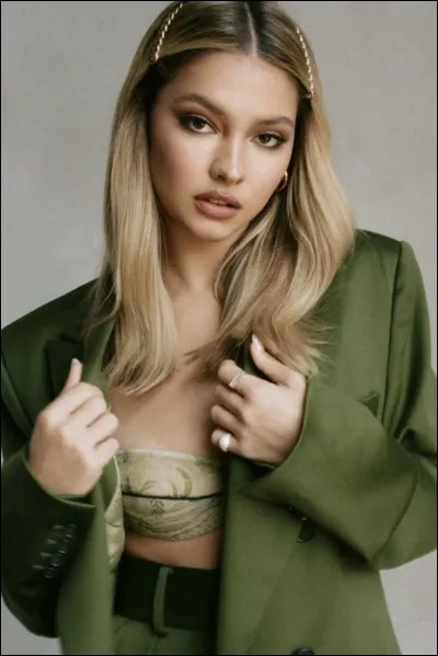 Combien a-t-elle d'abonnés sur Instagram ?