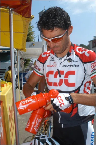 Quel est le prénom du coureur cycliste Peron ?