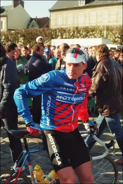 Quel est le prénom du coureur cycliste Fraser ?