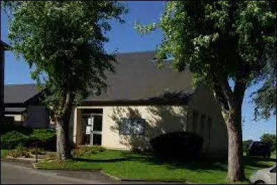 Ville de l'arrondissement de Vierzon, sur la rive gauche du Cher, Brinay se situe dans le département ...