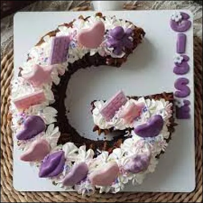 Gâteau : quel est le nom de cette gênoise parfumée au kirsch garnie de chantilly et de cerises et recouverte de chocolat ?