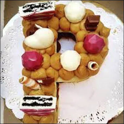 Poule : quel est le nom de cette préparation où la volaille est cuite au bouillon, accompagnée de carottes, poireaux, navets ?