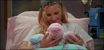 À la maternité, quand Phoebe doit accoucher, quelle est la particularité de son médecin ?