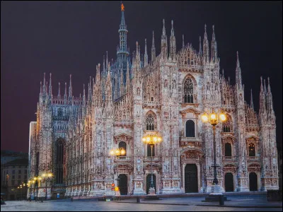 À quel chanteur doit-on le titre "L'Italiano" ?