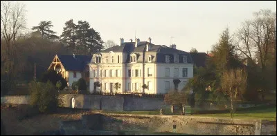 Combien de châteaux les héritiers de Frédéric Japy ont-ils édifiés à Beaucourt et dans les environs ?