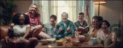 Quels personnages finissent bourrés dans l'un des livres d' Alice Oseman ?