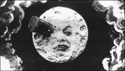 Ce 1er septembre, "Le Voyage dans la Lune" de Georges Méliès, premier film de science-fiction, est projeté au théâtre Robert-Houdin à Paris : c'était en ...