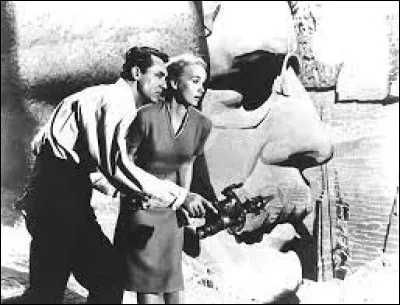 Le mont Rushmore sert de cadre à la scène finale mémorable d'un film d'Alfred Hitchcock. Quel est le titre de ce film ?