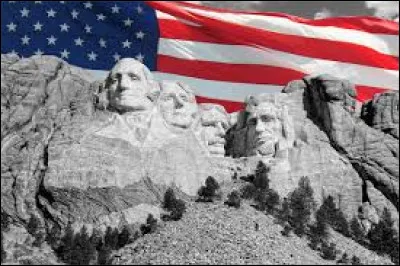 Quel président des Etats-Unis a fait pression sur le Congrès pour obtenir l'autorisation et le financement partiel du mémorial du mont Rushmore en 1925 ?