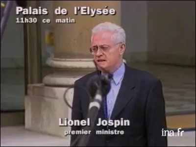 Ce 2 juin, après la victoire de la gauche aux législatives, Lionel Jospin devient premier ministre : c'était en ...