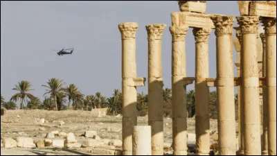 Ce 2 mars, l'armée syrienne reprend Palmyre à l'Etat islamique ; le site a subi de nombreuses destructions par les djihadistes : c'était en ...