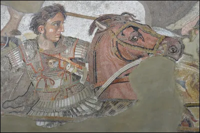 À quel âge Alexandre le Grand est-il décédé ?