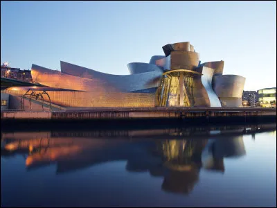 Qui est l'architecte du musée Guggenheim de Bilbao ?