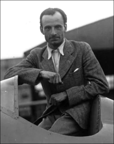 La famille Japy a donné également un aviateur célèbre, détenteur de records, encore valables aujourd'hui, notamment celui du vol Paris - Hanoï en solitaire en Caudron-Renault à 180 km/h.
De qui s'agit-il ?