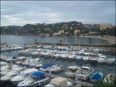 Je vous propose de commencer notre balade sur la Côte d'Azur, à Beaulieu-sur-Mer. Ville entre Nice et Monaco, elle se situe dans le département ...