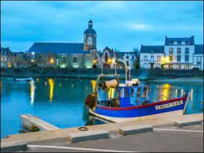 Direction maintenant la Côte d'Amour et Piriac-sur-Mer. Ville de l'arrondissement de Saint-Nazaire, dans le pays de Guérande, elle se situe dans le département ...