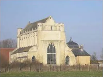 Nous sommes en Normandie, devant l'abbaye Notre-Dame-d'Ardenne, à Saint-Germain-la-Blanche-Herbe. Ville de l'aire d'attraction Caennaise, elle se situe dans le département ...