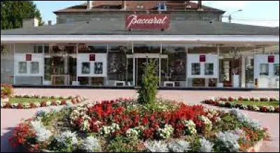 En 1764, quel roi donna la permission de fonder une verrerie à Baccarat ?