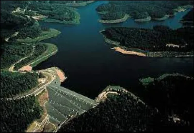 D'après-vous, le lac de Pierre-Percée, est-il un lac naturel ou artificiel ?