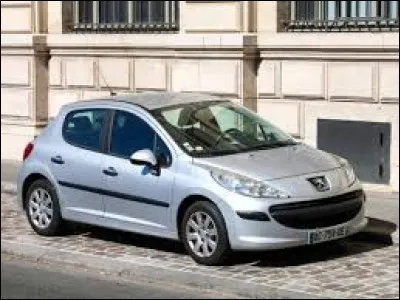 Cette voiture grise est une ...