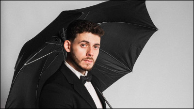 Et lui, comment s'appelle-t-il ?