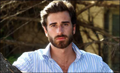 Quel est le nom de lex-directeur du Front National Jeunesse qui affiche sa préférence pour Eric Zemmour et qui lutte activement contre les féministes ?