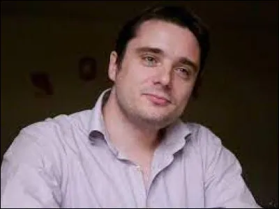 Quel avocat et écrivain français s'est fait connaître pour ses positions pétainistes, notamment dans ses passages sur la chaîne MetaTV ?