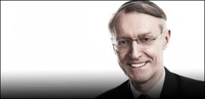 Quel ancien haut fonctionnaire français raciste, dont les apparitions télévisuelles ou youtubesques sont devenues des mèmes sur internet, est notamment très apprécié sur le forum 18-25 du site JVC ?