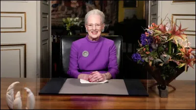 Après combien d'années de règne Margrethe II du Danemark a-t-elle abdiqué le 14 janvier ?