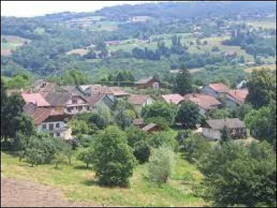 Je vous emmène maintenant en Auvergne-Rhône-Alpes, à Bassy. Village de l'arrondissement de Saint-Julien-en-Genevois, il se situe dans le département ...