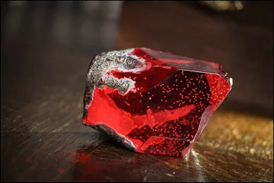 Qui est le créateur de la pierre philosophale ?