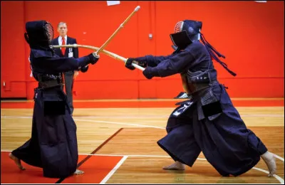 Quel est ce sport de combat en K, une forme d'escrime avec des sabres à 2 mains en bambou ?