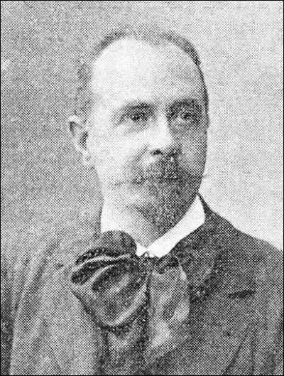 Cet homme politique a été le premier secrétaire général de la SFIO de 1905 à 1918 : c'est Louis ...