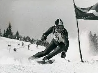 Ce skieur alpin, qui a été 2e au classement général de la Coupe du monde en 1971 et 1972, et a remporté 7 victoires dont 3 descentes, c'est Henri ...