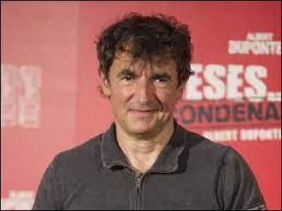 Cet acteur et cinéaste, réalisateur de "9 Mois ferme", "Au revoir là-haut", "Second Tour", se nomme ...