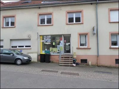 La boulangerie de Spicheren, rue de la Libération, comportait une épicerie jusqu'en 1952.