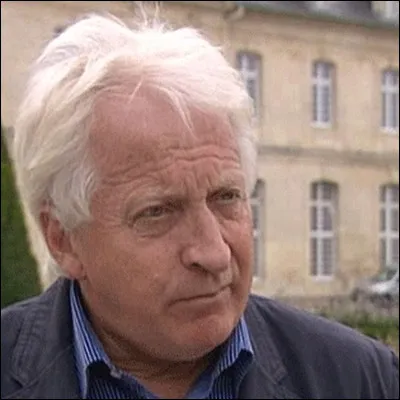 Cet agriculteur, syndicaliste à la Confédération paysanne, cofondateur d'ATTAC France, c'est François ...