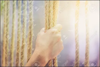 Trouve le pronom personnel : __ tint la corde.