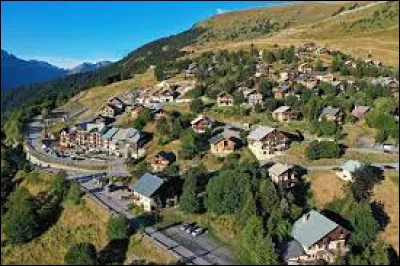 Pour finir je vous emm-ne en Auvergne-Rhône-Alpes, à Villard-Reculas. Petit village de 65 habitants, néanmoins intégré au domaine skiable de l'Alpe d'Huez, il se situe dans le département ...