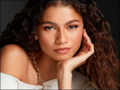 Avec qui Zendaya n'est-elle jamais sortie dans cette liste ?