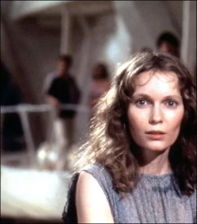 Comment s'intitule ce film d'action avec Farrow ?