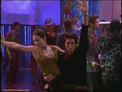 Comment s'appelle la danse que font Ross et Monica ?