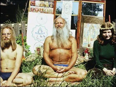 Quelle était la religion du mouvement hippie, qui se caractérisait par son ouverture spirituelle et son rejet des dogmes ?